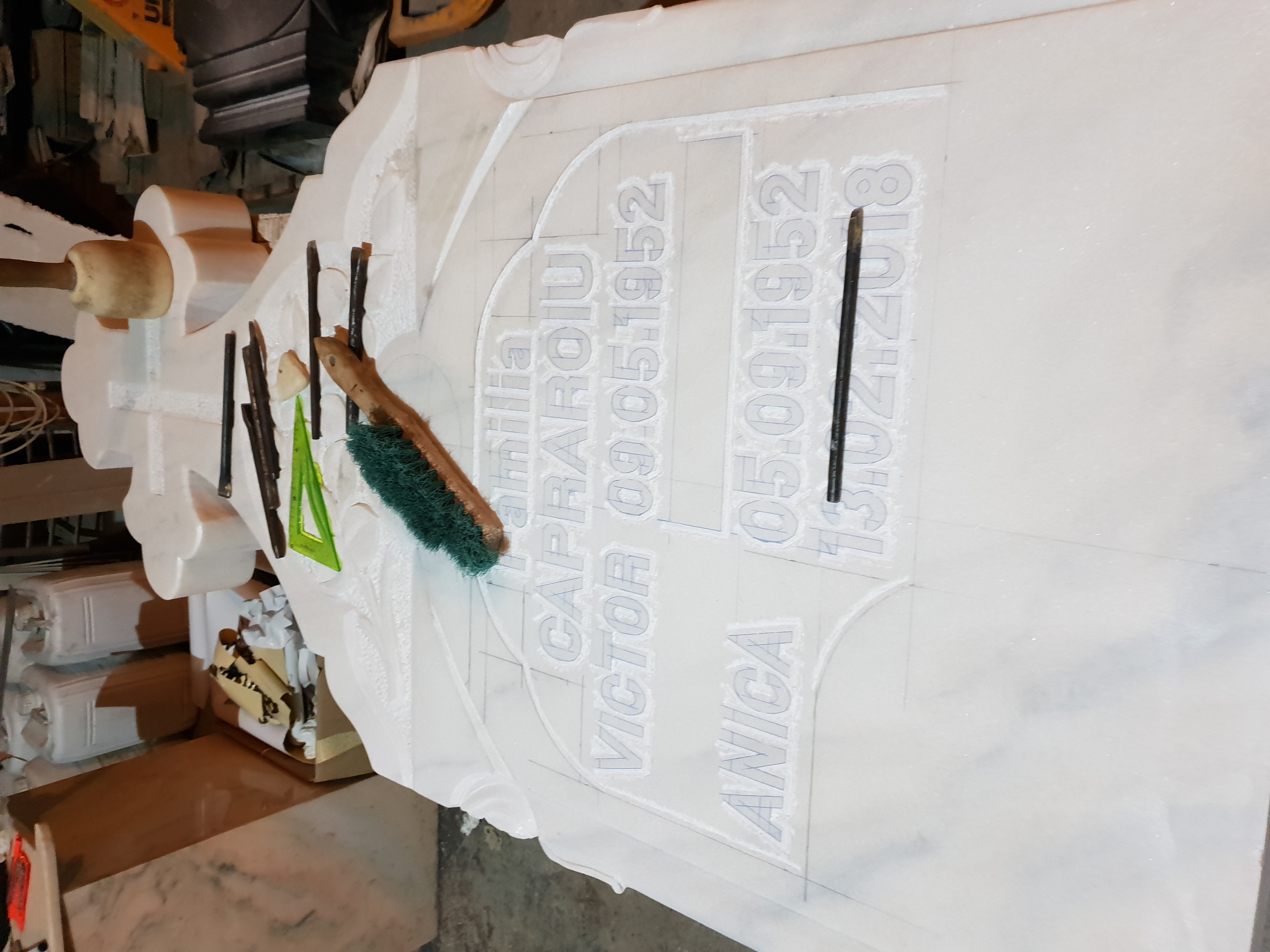 Scriere basorelief